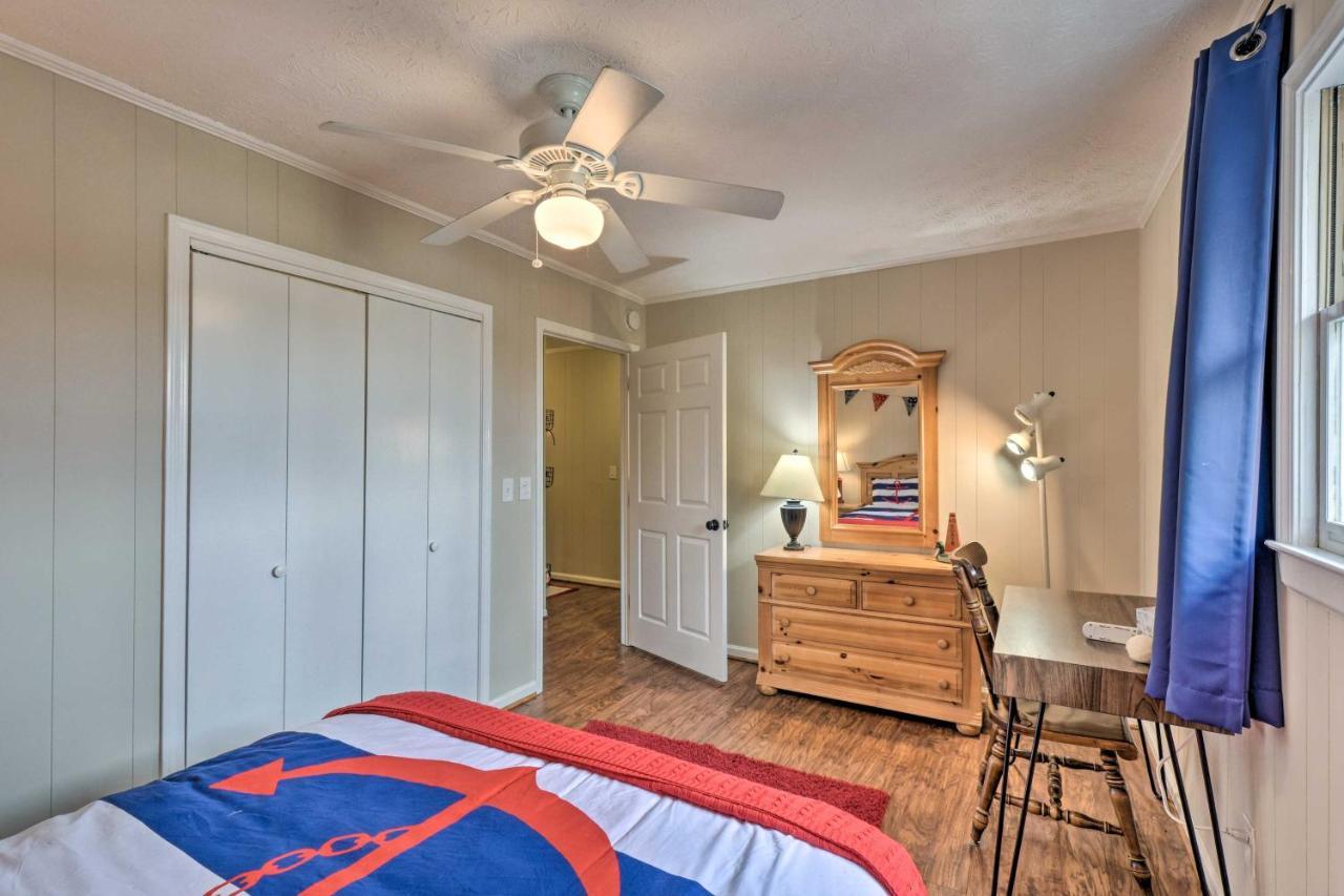 Lakefront Lavonia Cottage With 2-Story Dock! Exterior photo